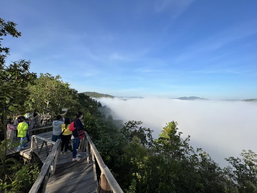 Tourism mood heightens as cooler weather brings visitors to upper Thailand