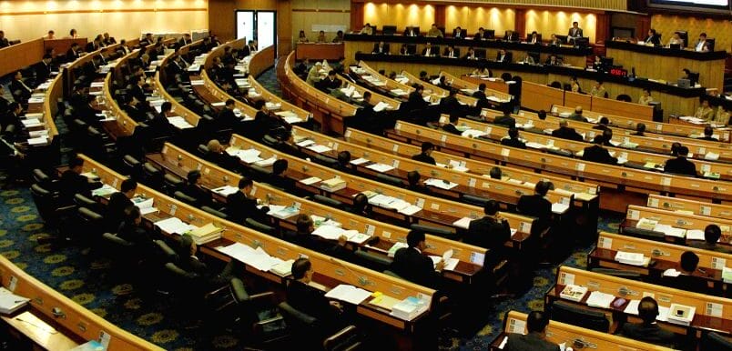 Thai Foreign Minister Engages with Businesses in Cambodia on Border Issues