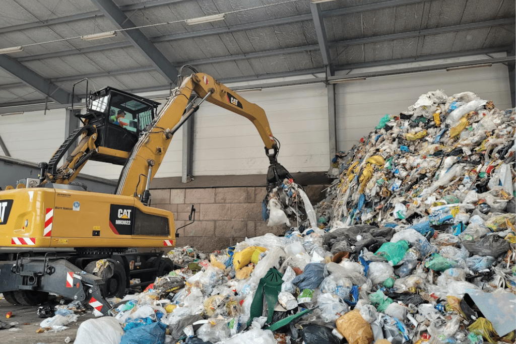 Cleanup Efforts Intensify After Songkhla Floods