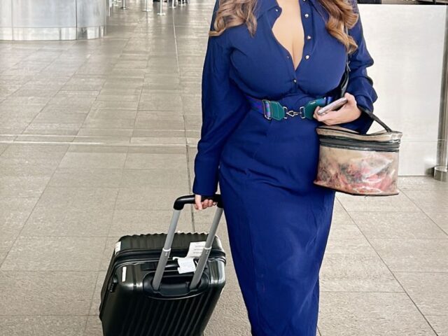Trending: Kenisha Awasthi burns the oomph game like an effortless queen, sets major airport fashion goals in latest avatar